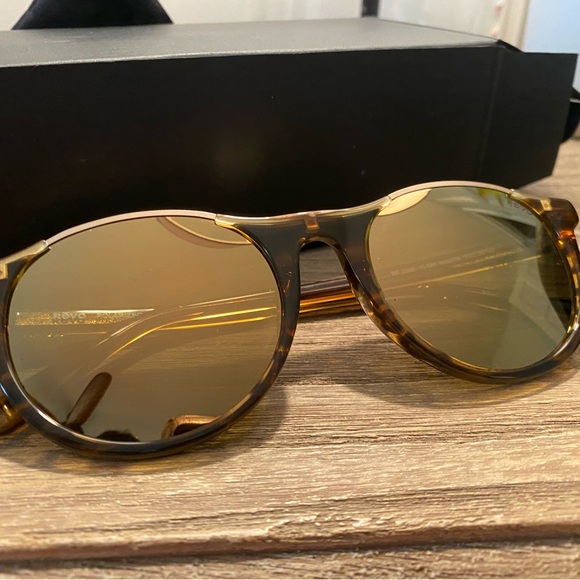 Brand new REVO sunglasses amber moon - Picture 2 of 4